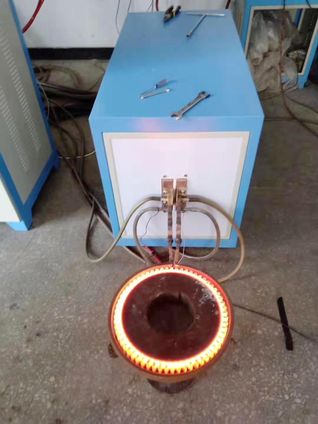齒輪、鏈輪高頻淬火機